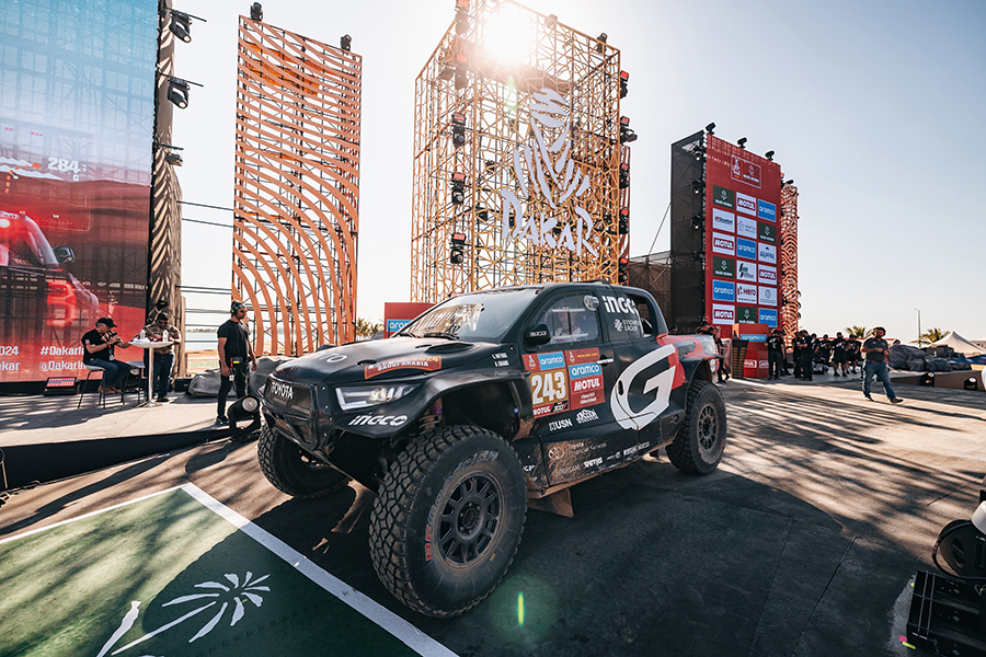 (圖上)GR DKR Hilux EVO T1U