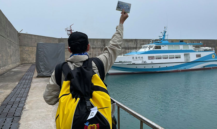 傳愛背包志工團隊，準備出發，工作側拍照片