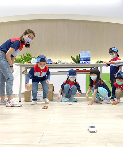 透過二手玩具車修復遊戲，教導小朋友愛物惜物的觀念