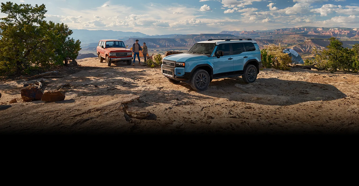 TOYOTA LAND CRUISER 駛於美國大峽谷