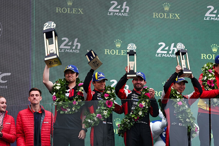  右起三位7號車駕駛分別為小林可夢偉、José María López以及Nyck de Vries