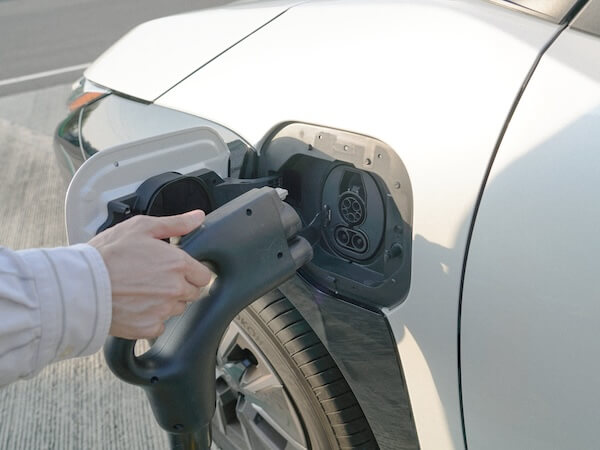 純電續航里程743km