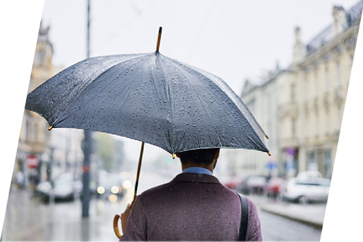 下大雨時，想快點開門進入車內